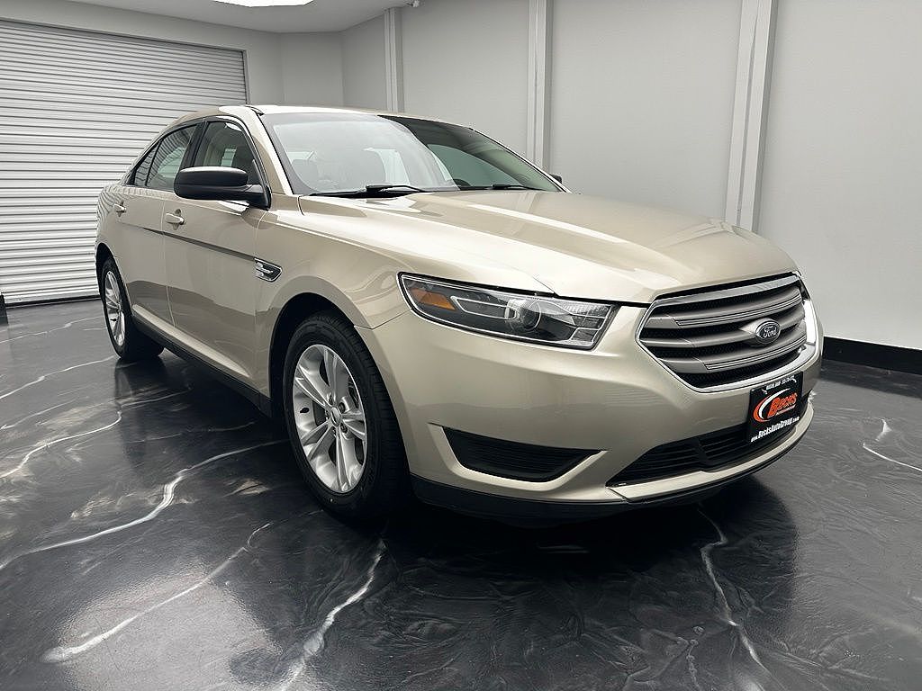 2017 Ford Taurus SE