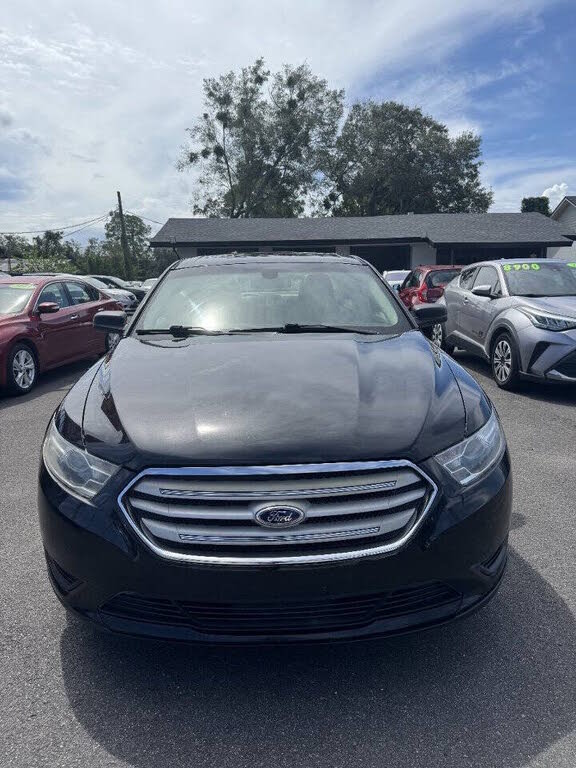 2014 Ford Taurus SE