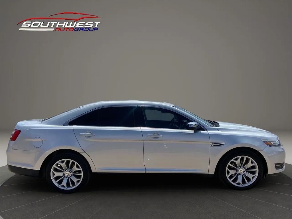 2017 Ford Taurus Limited