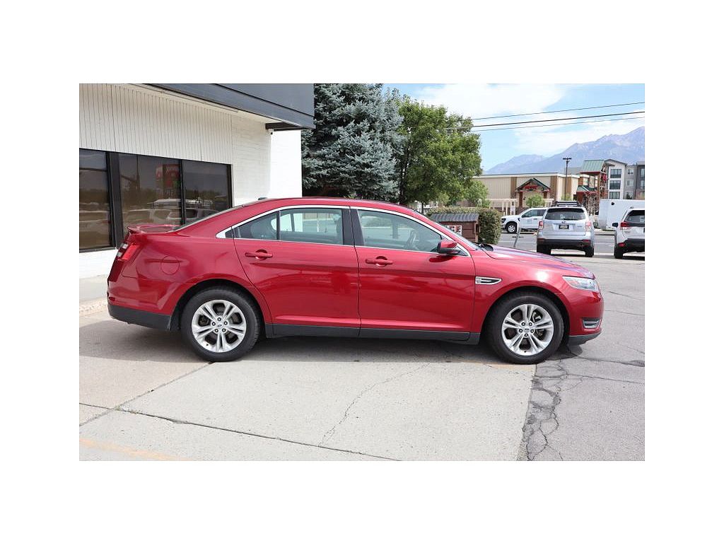 2018 Ford Taurus SEL
