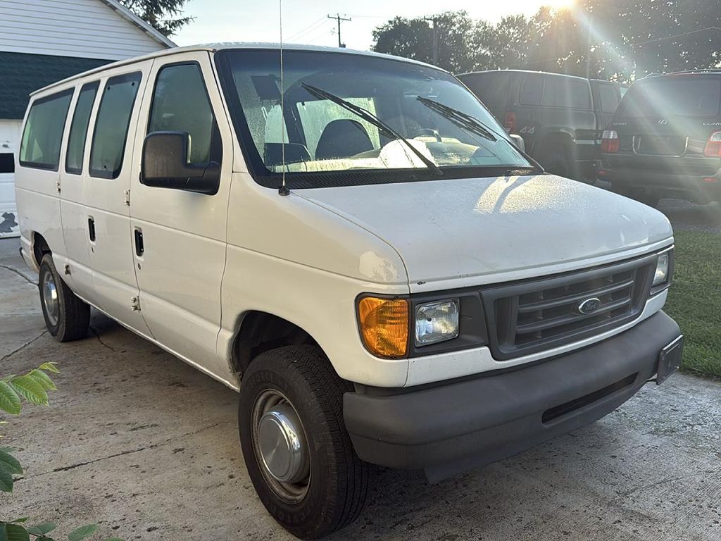 2004 Ford Econoline E-350 Super Duty Chateau