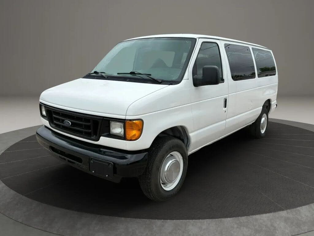 2005 Ford E-Series E-350 Super Duty Chateau