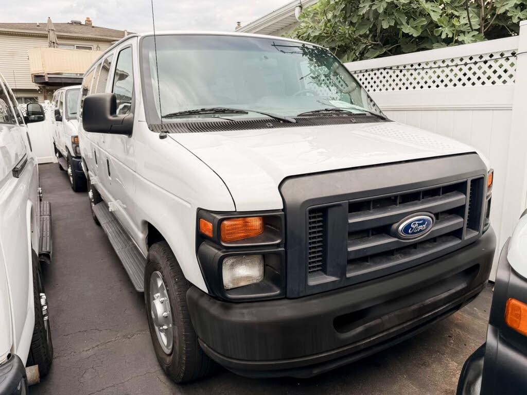 2013 Ford E-Series E-350 Super Duty XL