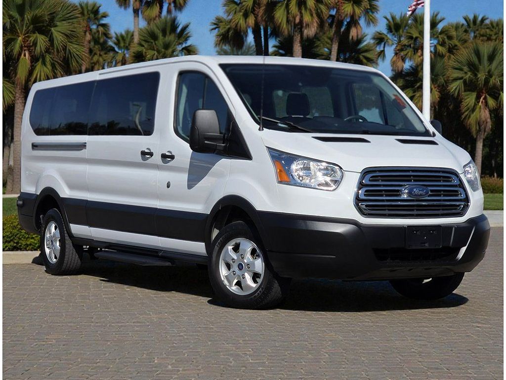 2018 Ford Transit Wagon 350 XLT Low Roof