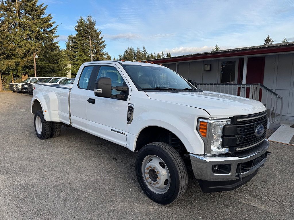 2017 Ford F-450 Unspecified