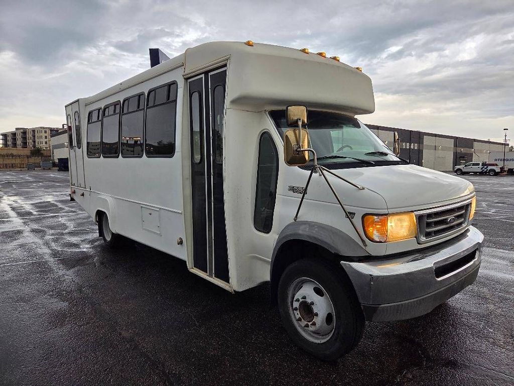 2002 Ford Econoline E-550
