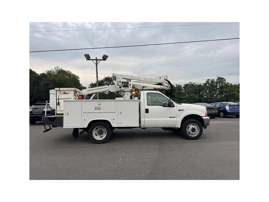 2004 Ford F-550 Unspecified