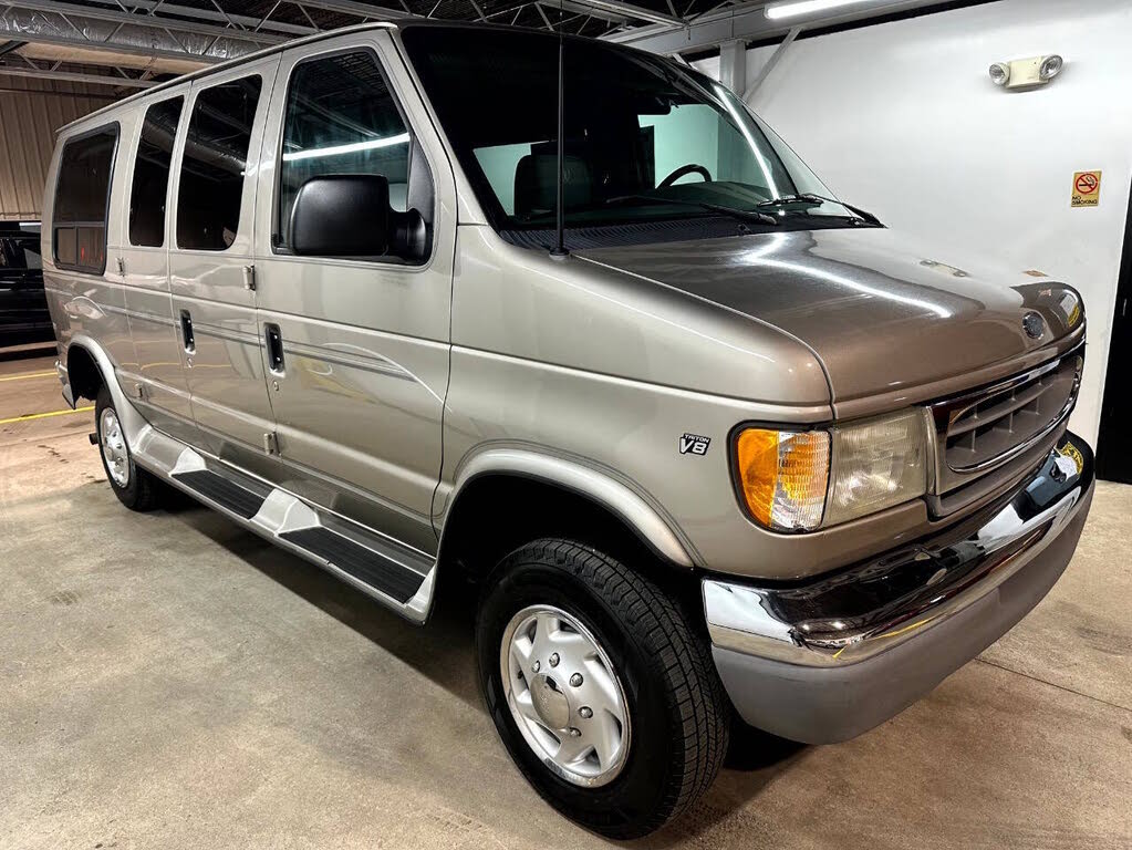 2002 Ford E-Series E 250 SD 3dr Cargo 138 in. WB