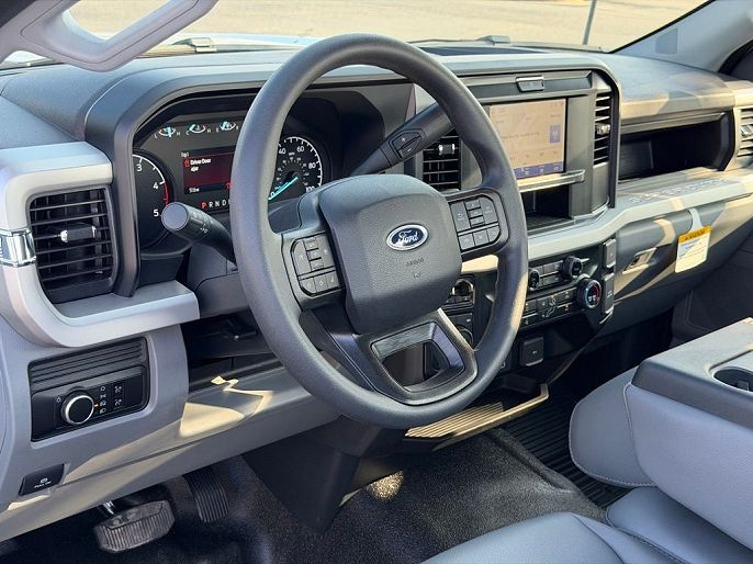 Ford F-350 XL 2026 — миниатюра 9