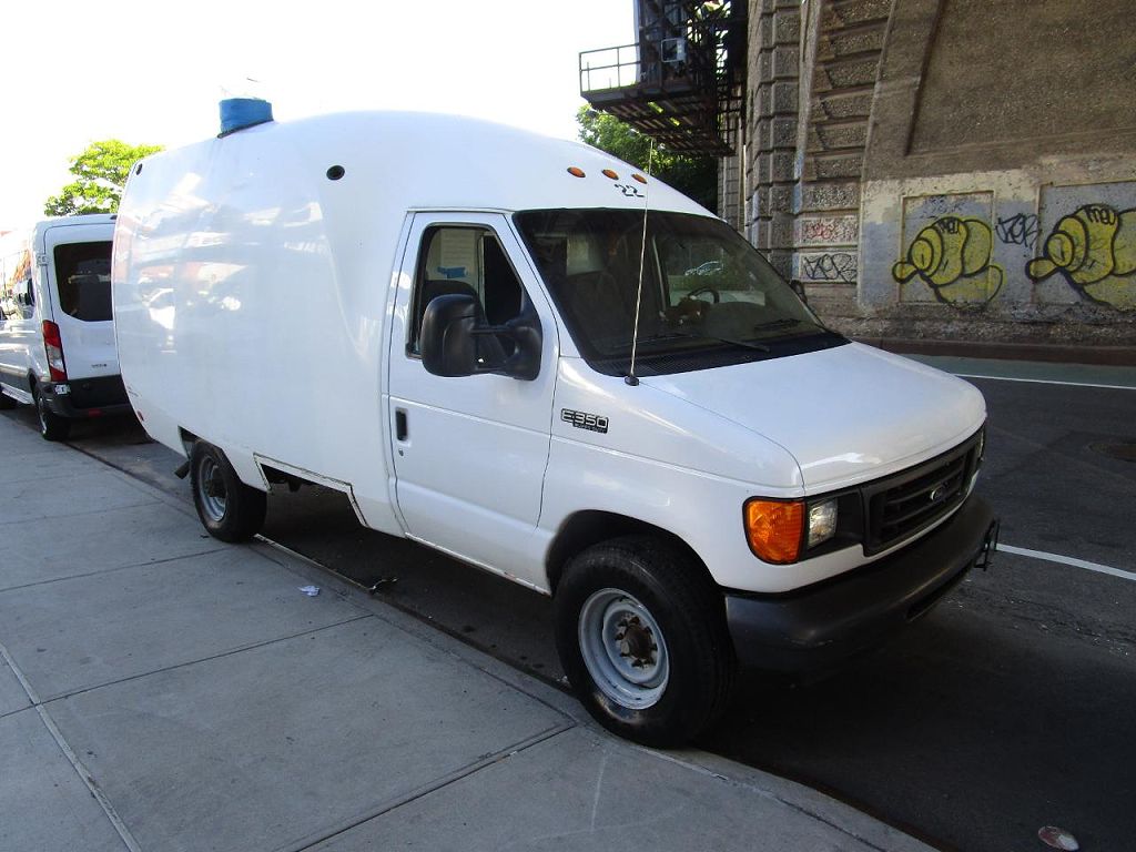2005 Ford Econoline E-350