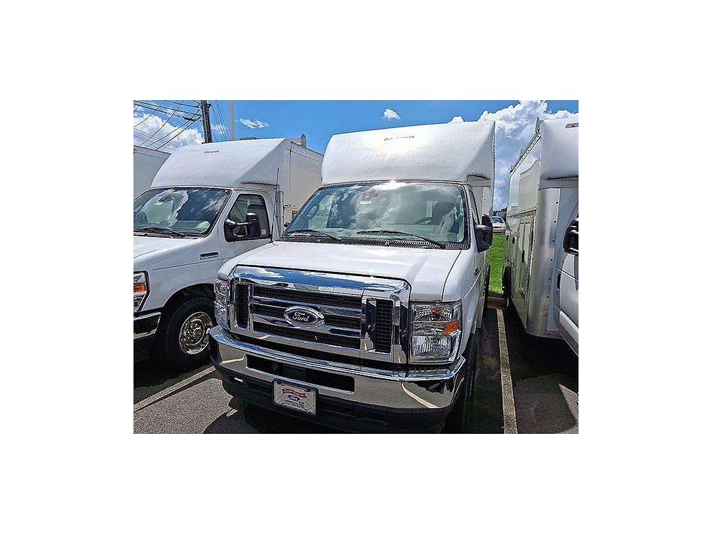 2023 Ford Econoline E-350