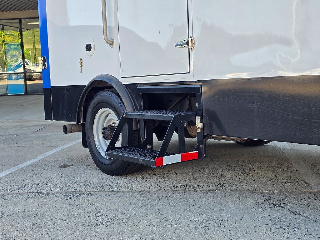 2023 Ford Econoline E-350
