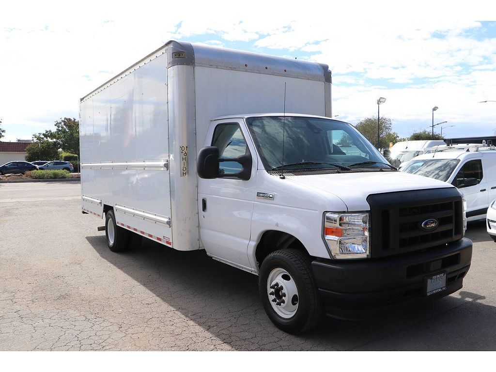2022 Ford Econoline E-350