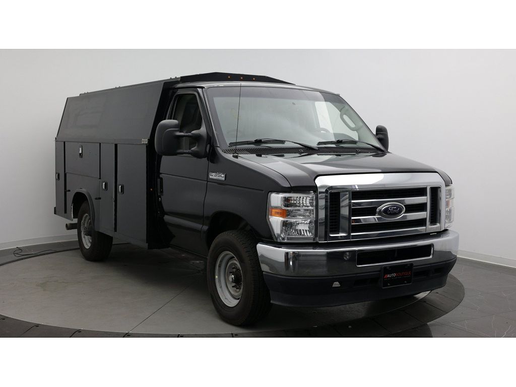 2022 Ford Econoline E-350