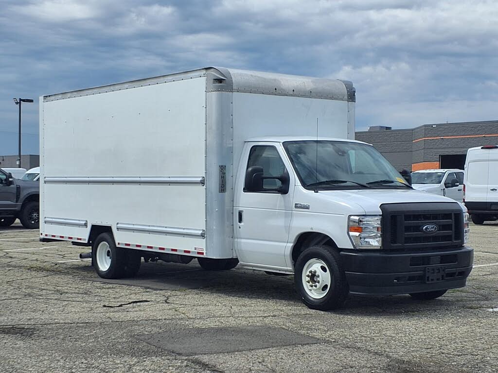 2022 Ford Econoline E-350