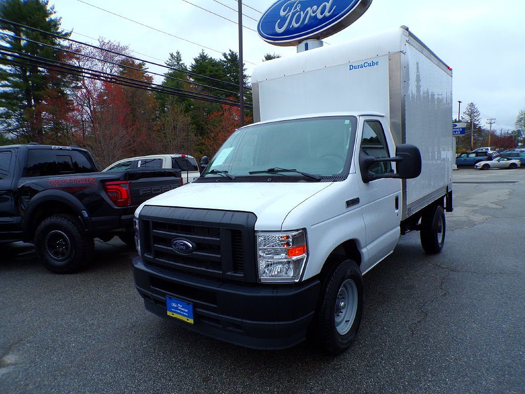 2024 Ford Econoline E-350