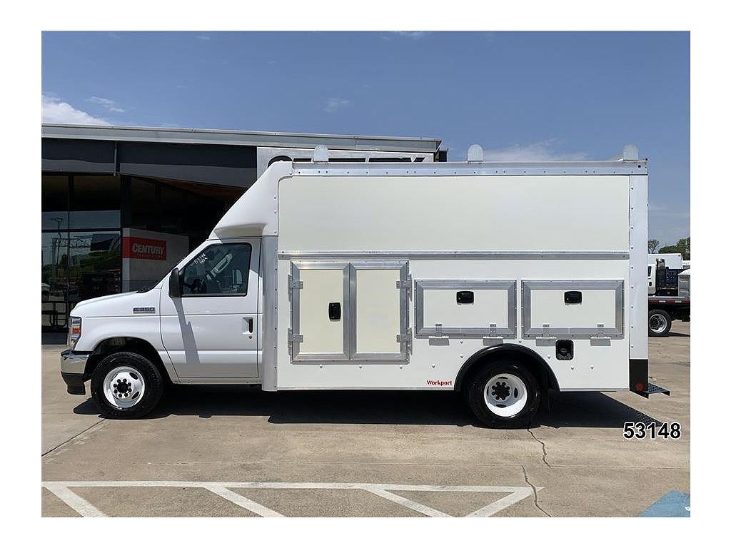2024 Ford Econoline E-350