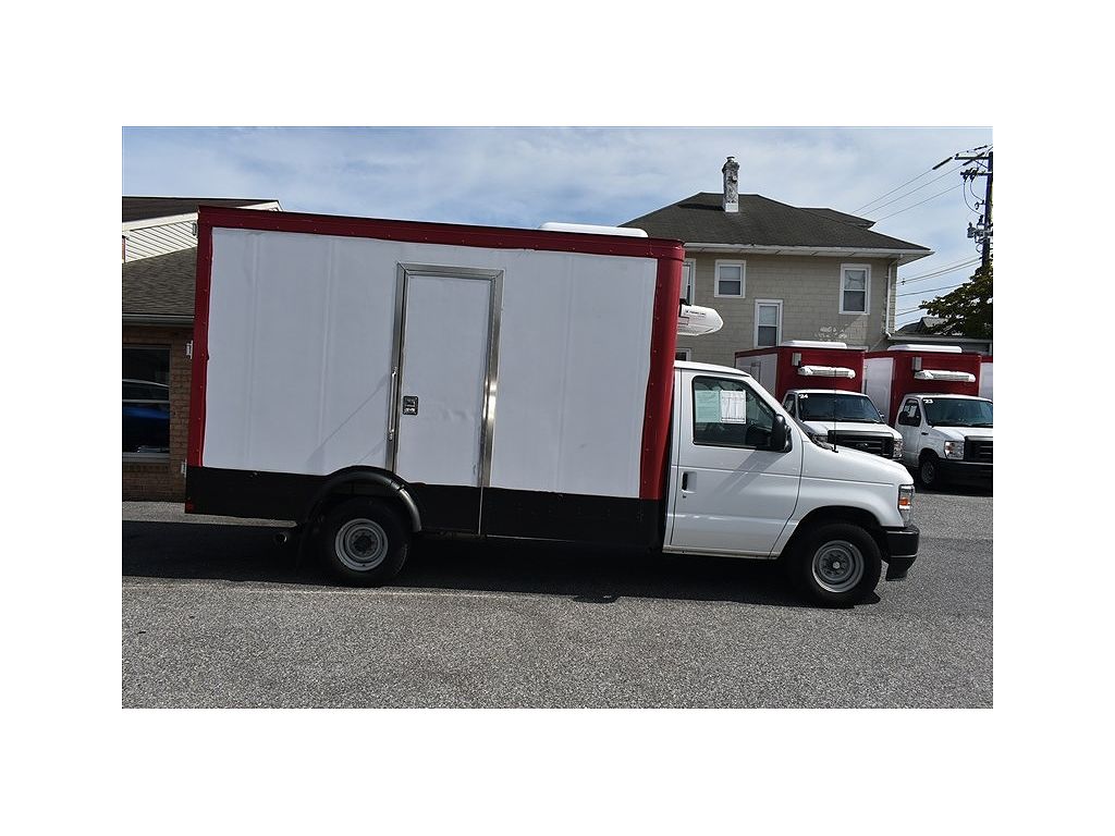 2024 Ford Econoline E-350
