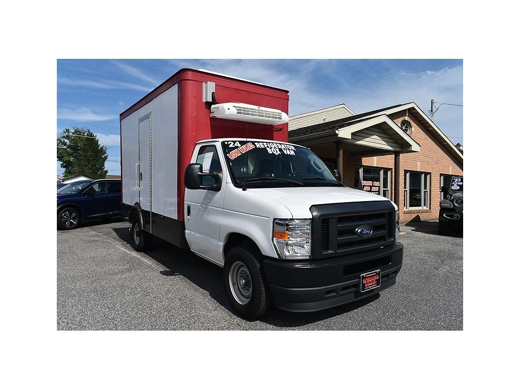 2024 Ford Econoline E-350