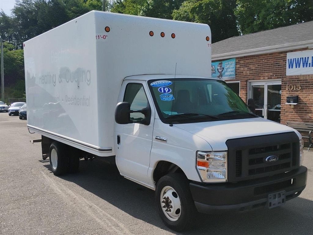 2019 Ford Econoline E-350