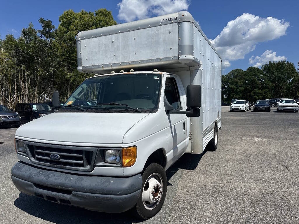 2006 Ford E-Series E 450 SD 2dr Commercial/Cutaway/Chassis 158 176 in. WB