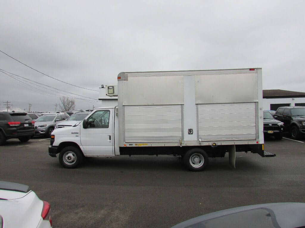 2012 Ford E-Series E 450 SD 2dr Commercial/Cutaway/Chassis 158 176 in. WB