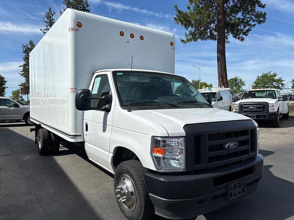 2024 Ford Econoline E-450