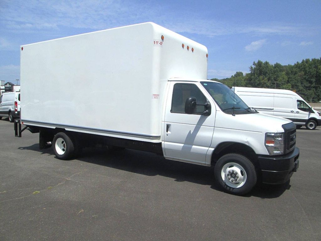 2024 Ford Econoline E-450