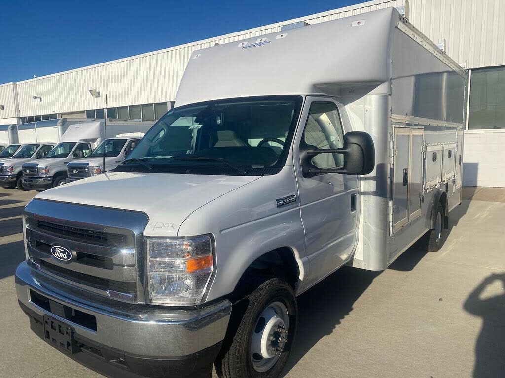 2026 Ford E-Series E-450 SD