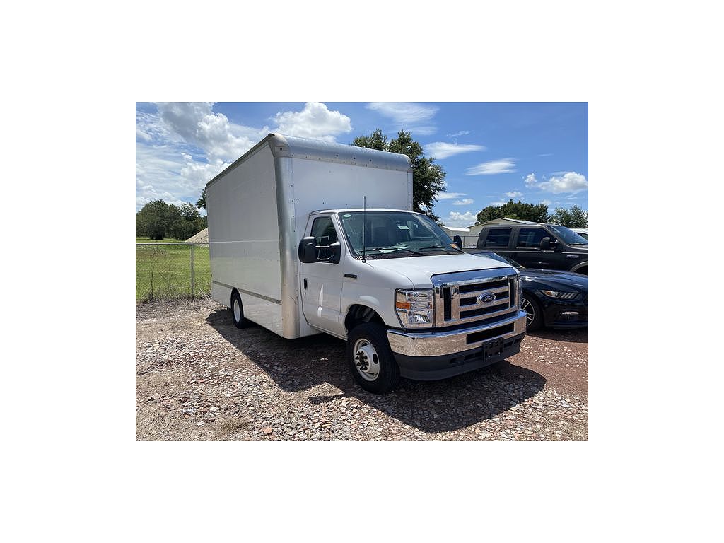 2023 Ford Econoline E-450