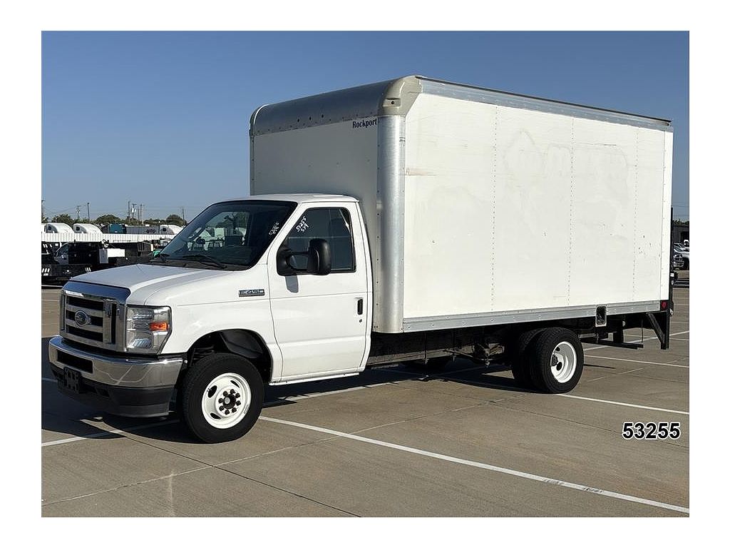 2022 Ford Econoline E-450