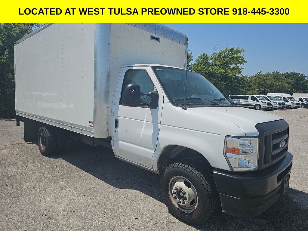 2024 Ford Econoline E-450