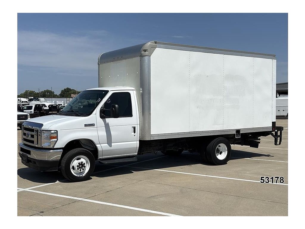 2024 Ford Econoline E-450
