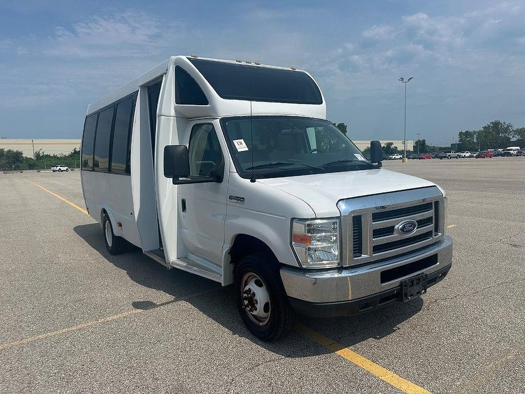 2017 Ford Econoline E-450