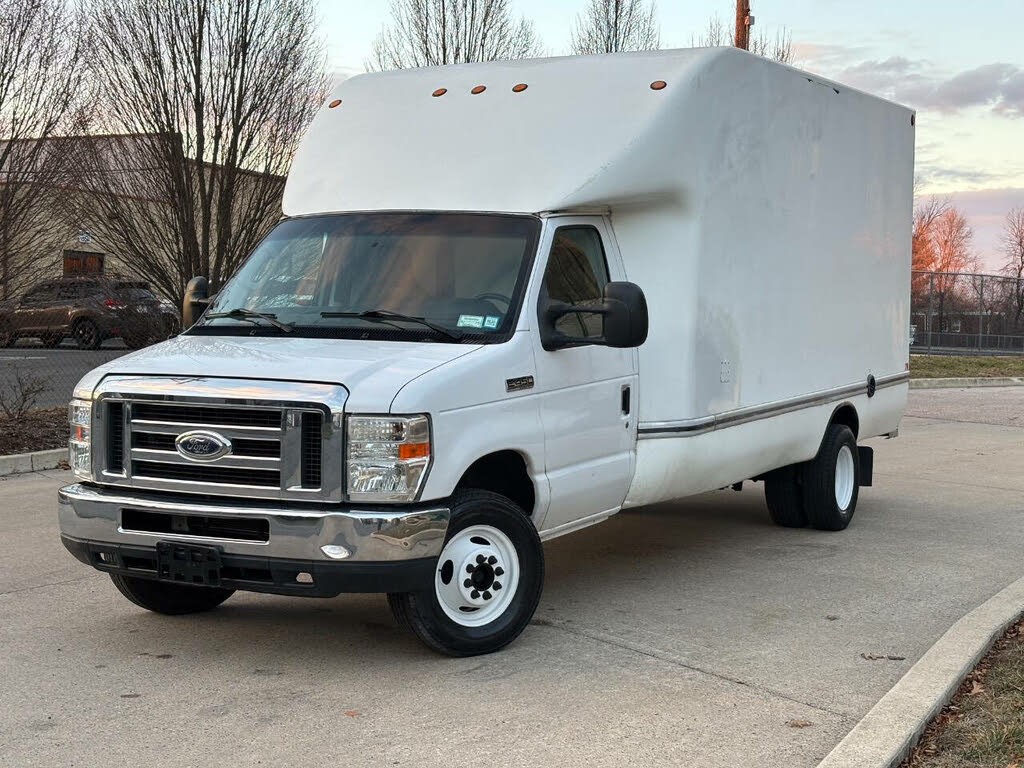 2013 Ford E-Series E 450 SD 2dr Commercial/Cutaway/Chassis 158 176 in. WB
