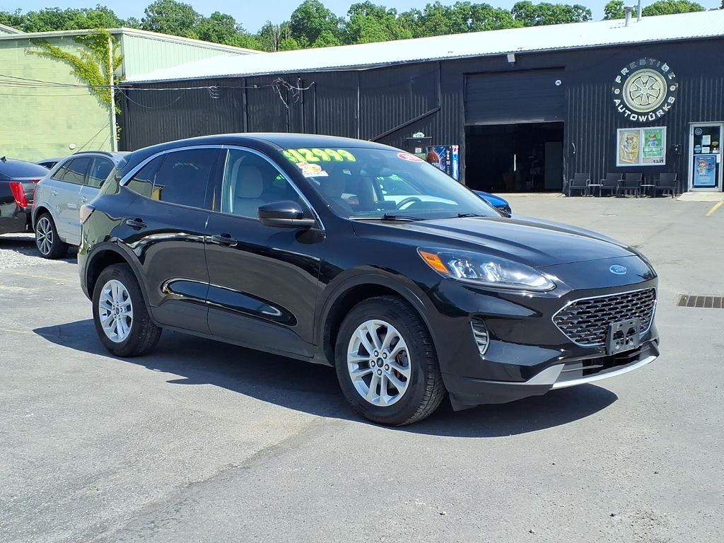 2020 Ford Escape SE