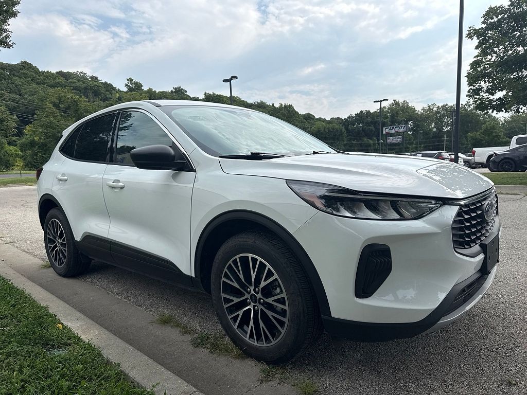 2023 Ford Escape Hybrid Active