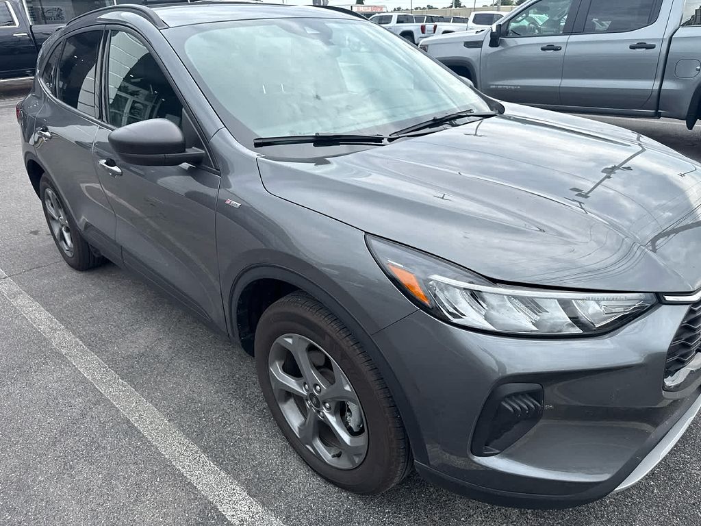 2025 Ford Escape ST-Line