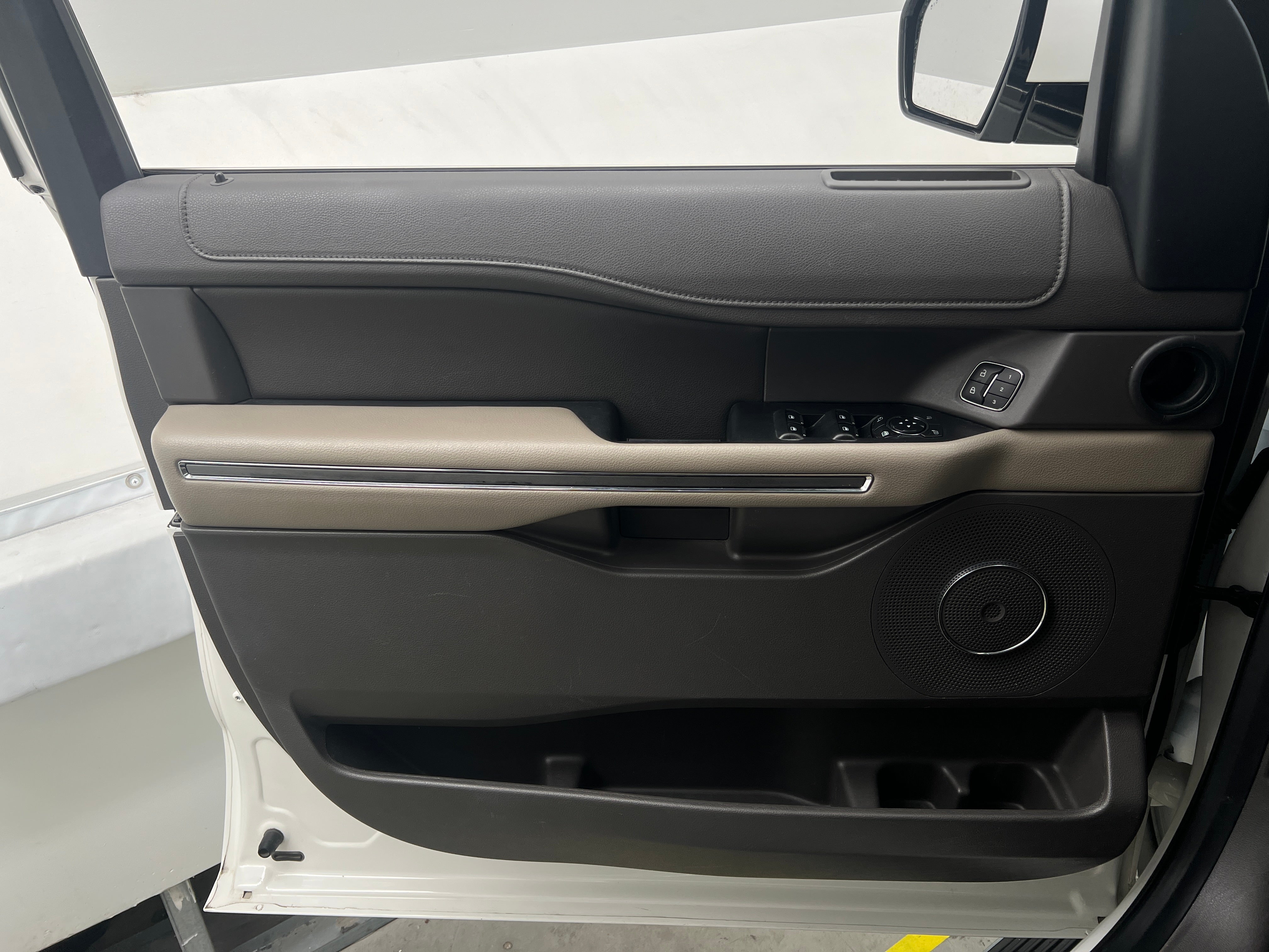 Vehicle Image 11 of 23 for 2021 Ford Expedition