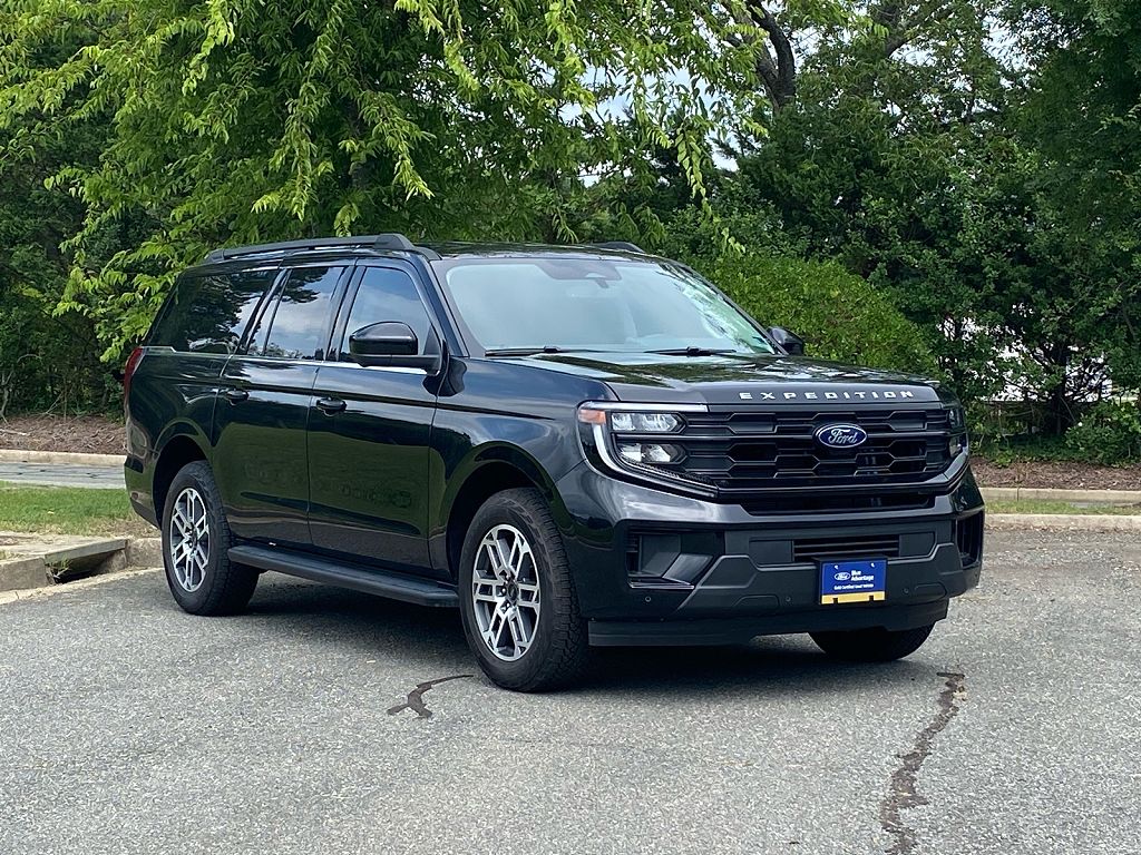2026 Ford Expedition MAX Active