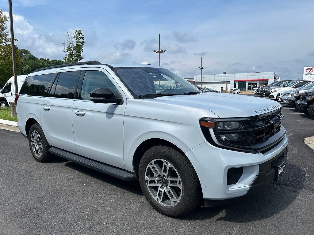 2025 Ford Expedition MAX Active