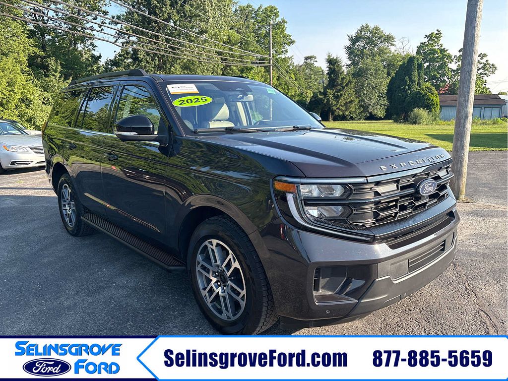 2025 Ford Expedition Active