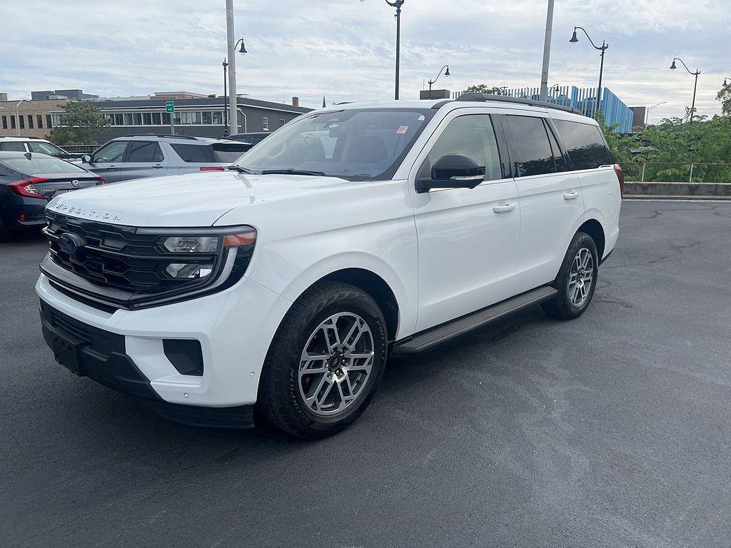 2025 Ford Expedition Active