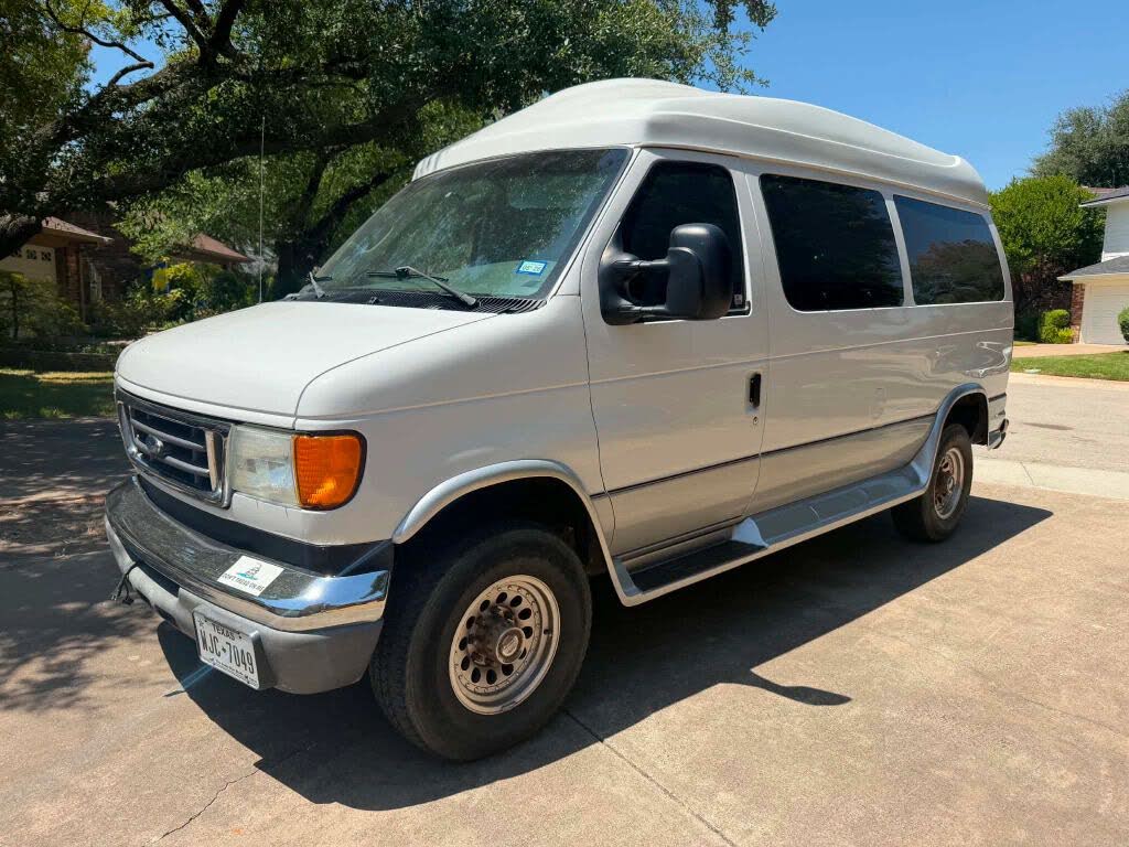 2004 Ford E-Series E-350 Super Duty XL