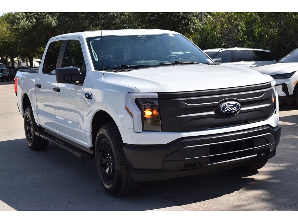2025 Ford F-150 Lightning Pro Fleet