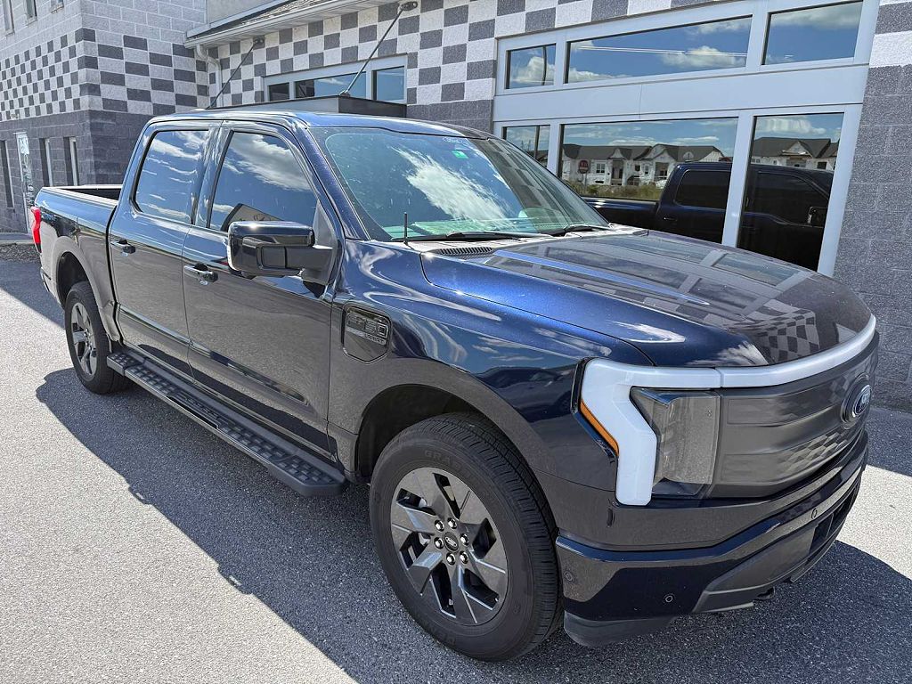2022 Ford F-150 Lightning Platinum