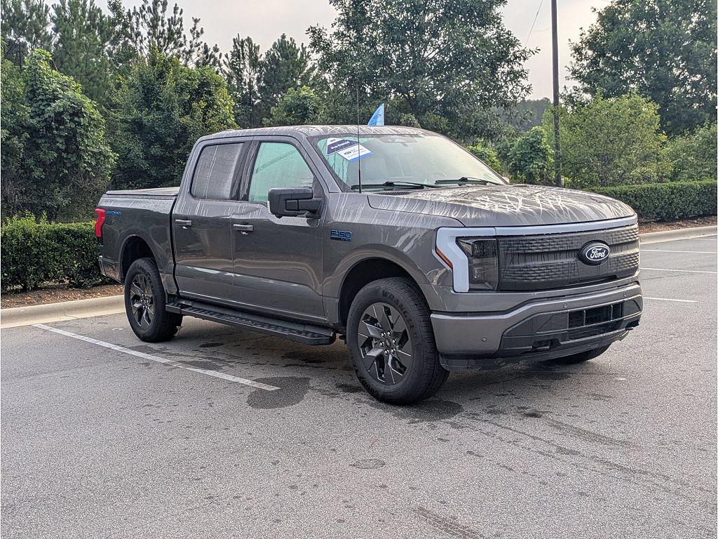 2025 Ford F-150 Lightning Flash