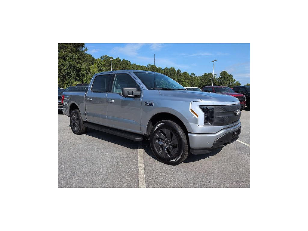 2025 Ford F-150 Lightning Flash
