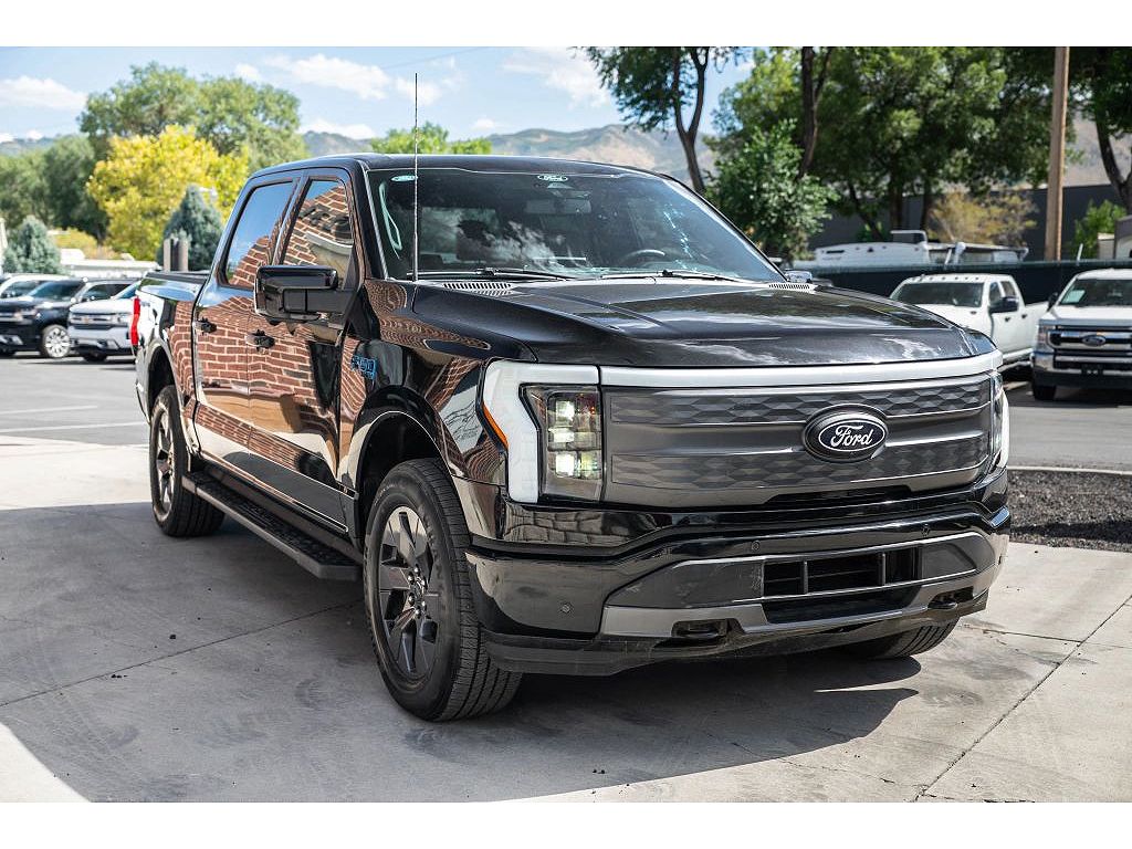 2025 Ford F-150 Lightning Lariat