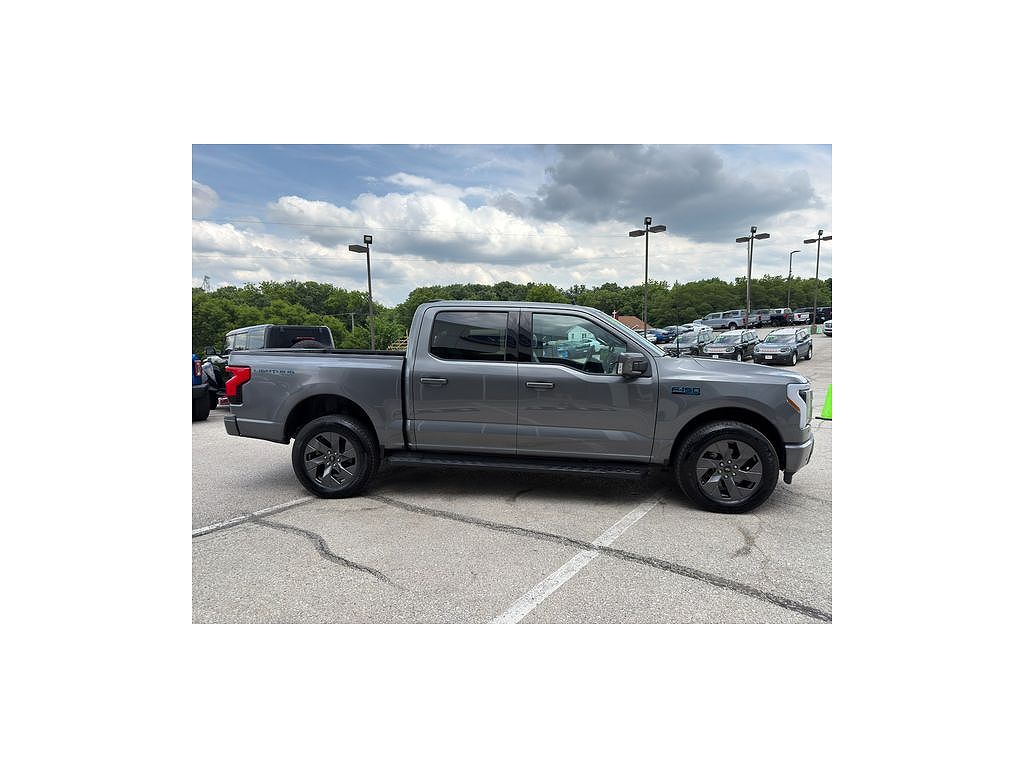 2024 Ford F-150 Lightning Lariat